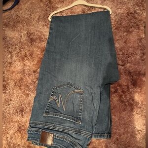 Maurices jeans